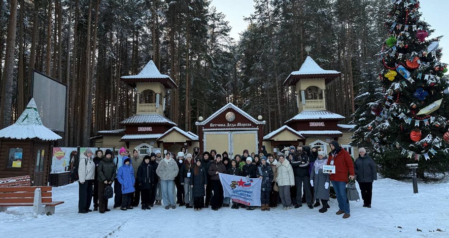Сестры Придня из Вышкова побывали в гостях у Деда Мороза
