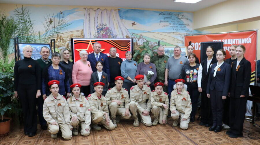 В брянском Стародубе передали ордена Мужества родственникам погибших Героев