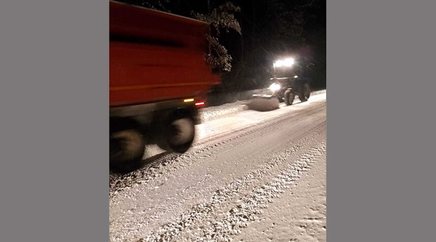 На Брянщине круглосуточно идет очистка и обработка дорог