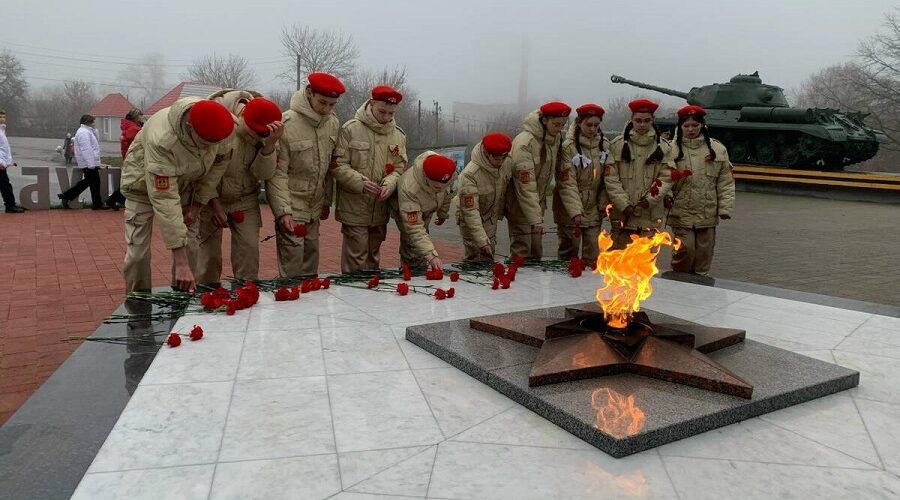 В Стародубе Брянщины  возложили цветы в День неизвестного солдата