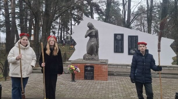 В Карпиловской ООШ прошла  операция «Обелиск»