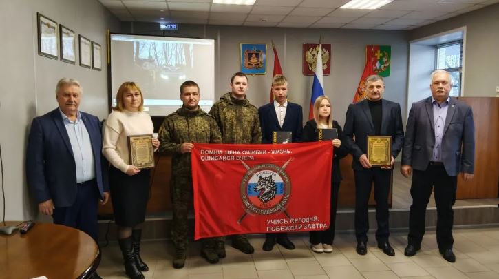 В Погарском районе Брянщины бойцы СВО вручили подарки детям из приграничья