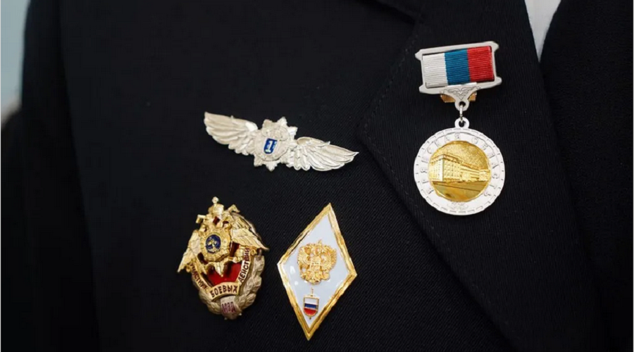 Губернатор Брянщины вручил награды работникам Центра специальной связи и информации ФСО