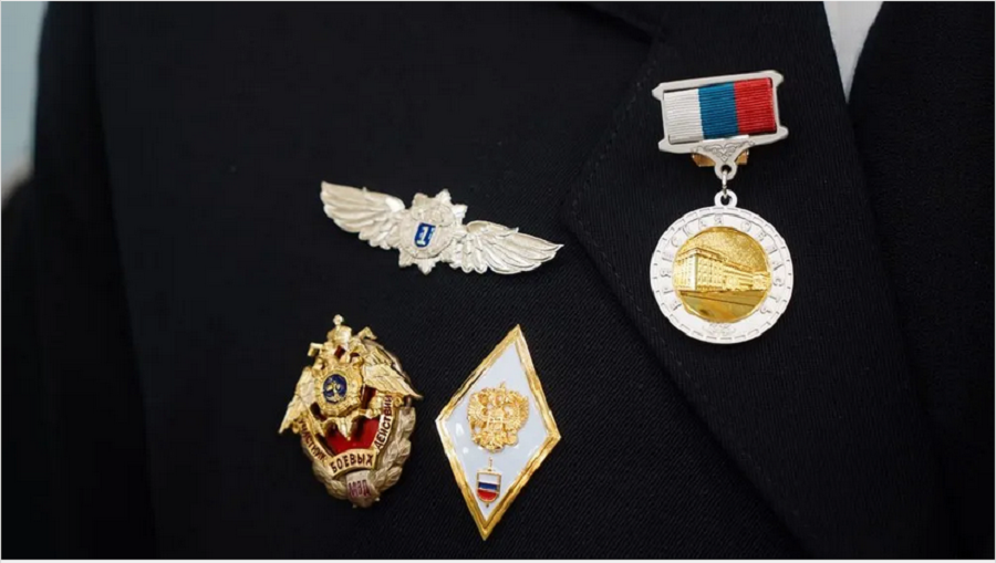 Губернатор Брянщины вручил награды работникам Центра специальной связи и информации ФСО