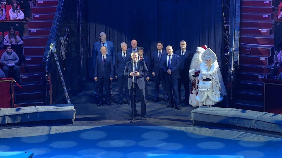 Глава Брянщины Александр Богомаз открыл губернаторскую елку