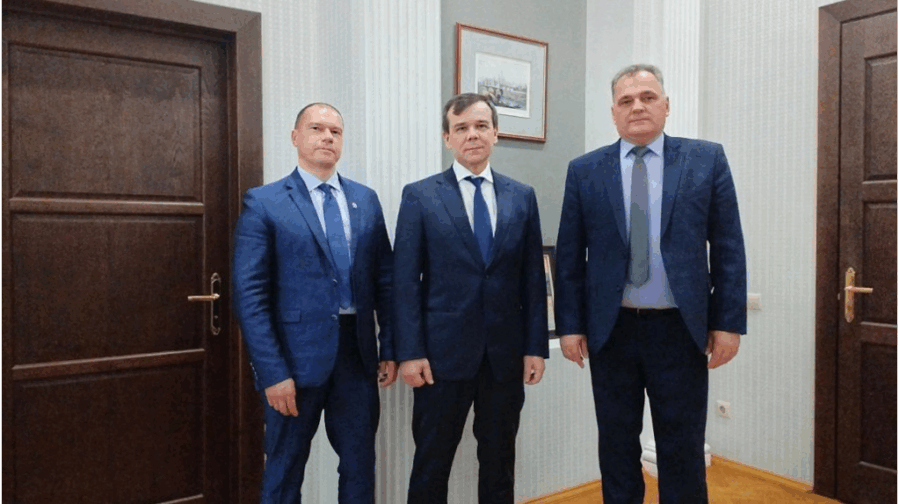 Брянские ДШИ в декабре получат новые фортепиано