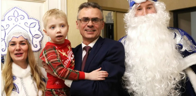 Брянский мэр исполнил новогодние мечты детей