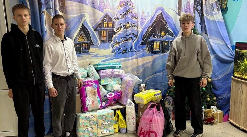 Новозыбковские студенты Брянщины собрали подарки для  дома ребенка