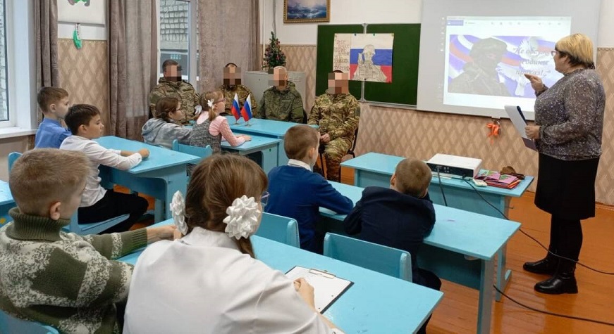 В школах Суземского района проходят встречи с участниками СВО