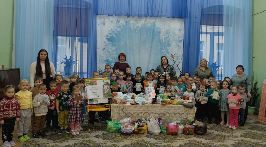 Воспитанники Злынковского  детского сада « Родничок» писали письма солдатам  