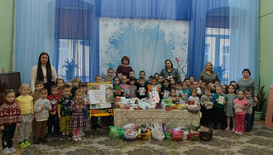 Воспитанники Злынковского  детского сада « Родничок» писали письма солдатам  