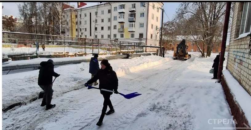 В брянском Шибенце проводят уборку дворов