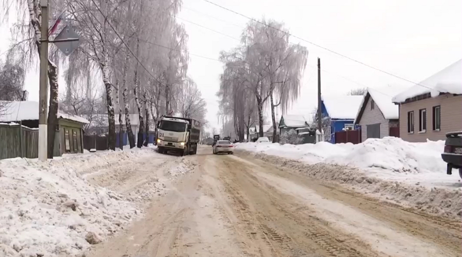 Брянские коммунальщики продолжат уборку снега на улицах и в дворах