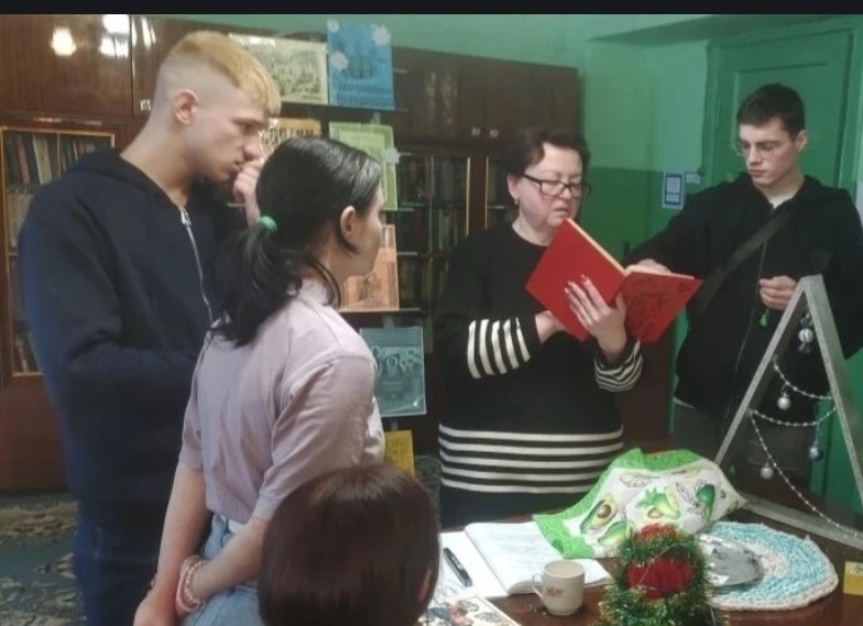 Злынковских студентов  познакомили  со Святками или святыми днями