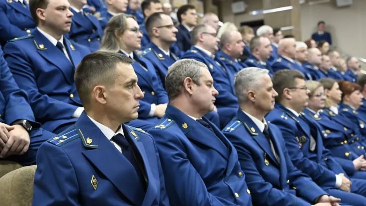 Губернатор Брянщины поздравил сотрудников и ветеранов прокуратуры