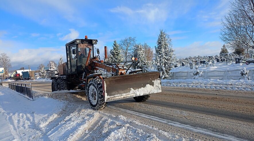 В Мглинском районе Брянщины  ведется уборка снега