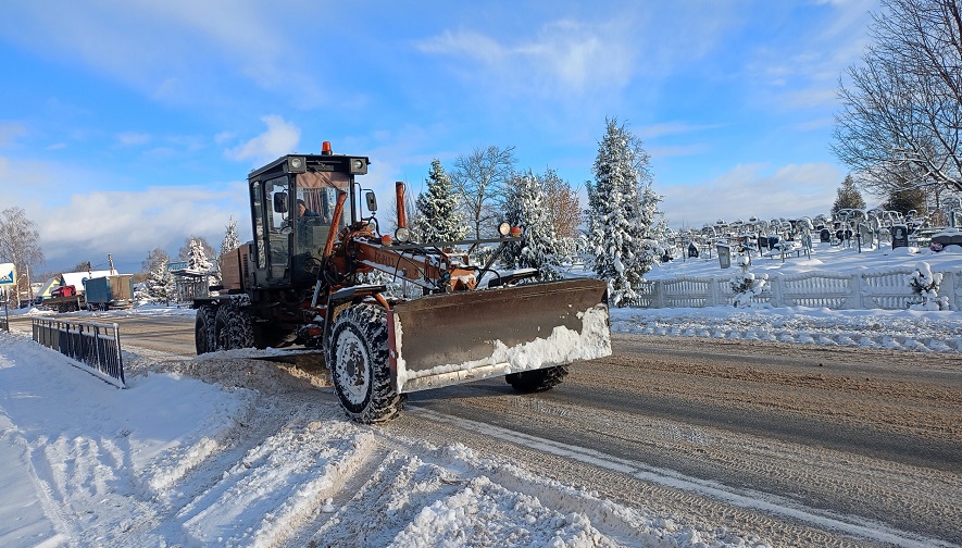 В Мглинском районе Брянщины  ведется уборка снега
