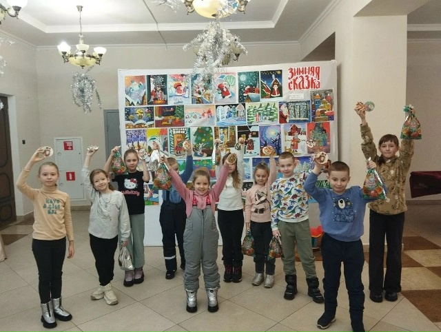 В отделение ИЗО Злынковской ДШИ прошел мастер-класс