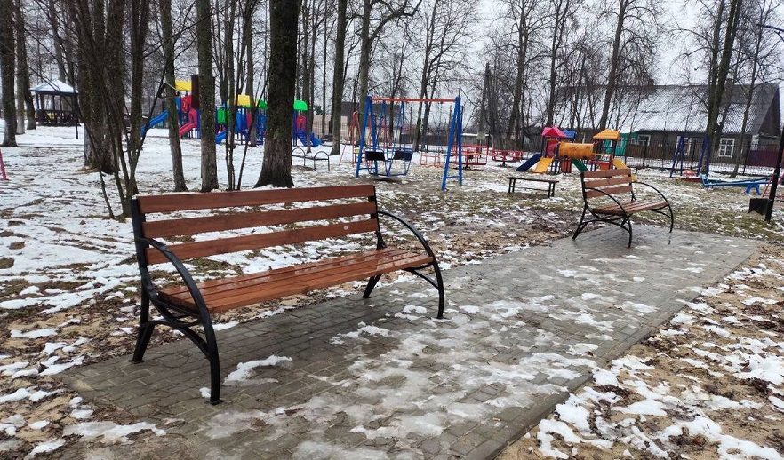 В Клетне Брянской области благоустроили площадь  и парк