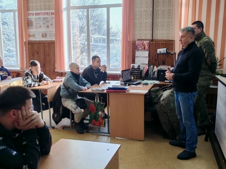 Злынковские студенты говорили  о профессии пилота-оператора беспилотников