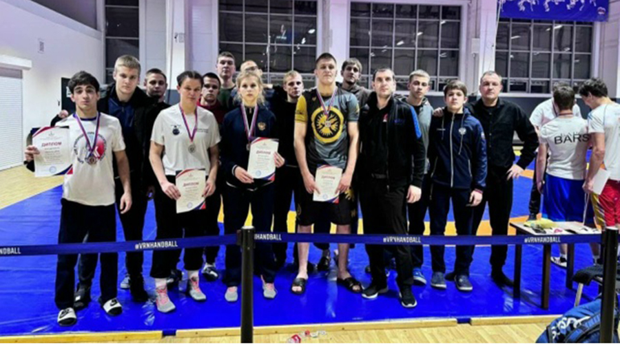 На Первенстве ЦФО по спортивной борьбе успешно выступили брянские спортсмены