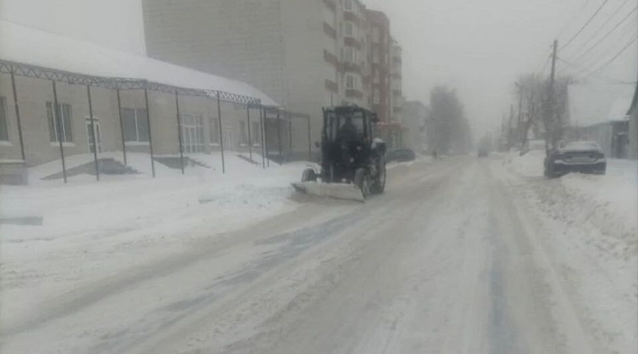 В Карачеве Брянщины  усилен режим работы уборочной техники из-за снега