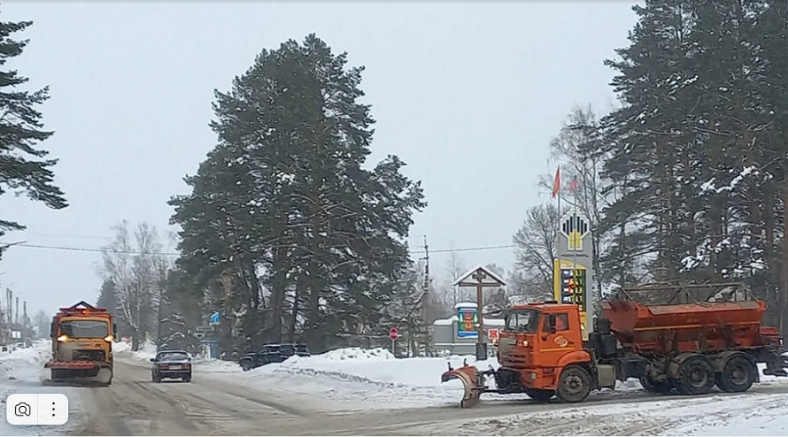 В Сельцо, Жуковском  и Суражском районах активно убирают снег с дорог и тротуаров