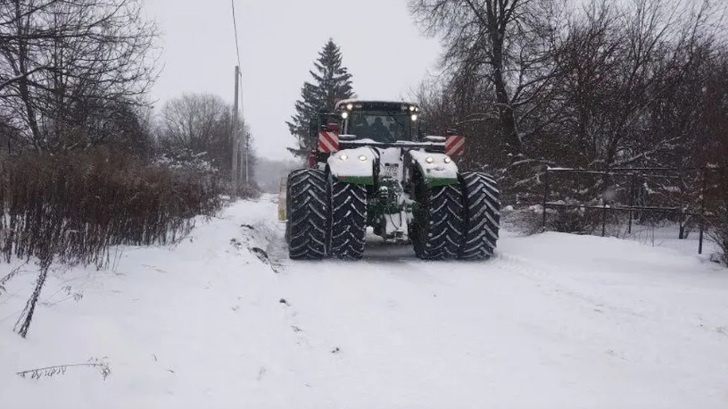 В Выгоничах Брянщины борются со снежной стихий