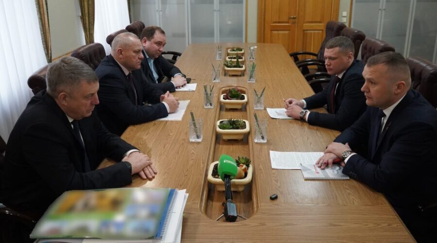 Губернатор Брянщины встретился с руководителями российско-белорусских предприятий