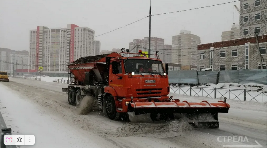 На Брянщине продолжается уборка и обработка дорог
