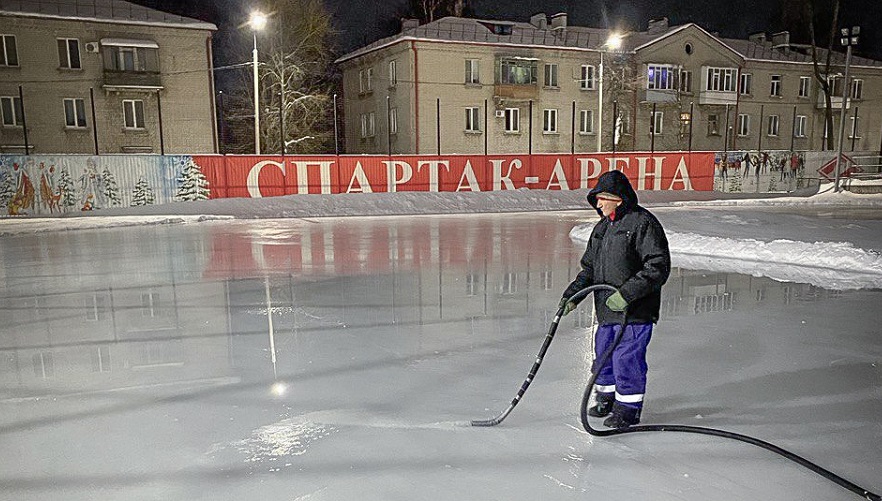 В Фокинском районе Брянска открывается каток
