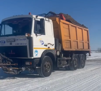 В Брянской области ведется очистка и противогололедная обработка дорог
