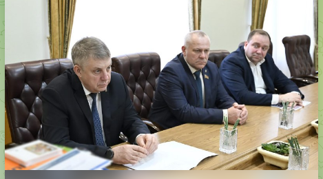 Губернатор Брянщины  провел встречу с президентом АО «Завод «Снежеть»