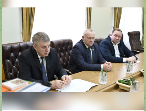 Губернатор Брянщины  провел встречу с президентом АО «Завод «Снежеть»