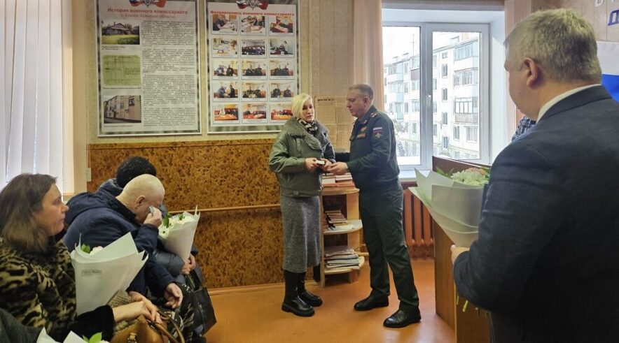 В Брянске передали ордена Мужества семьям погибших героев СВО