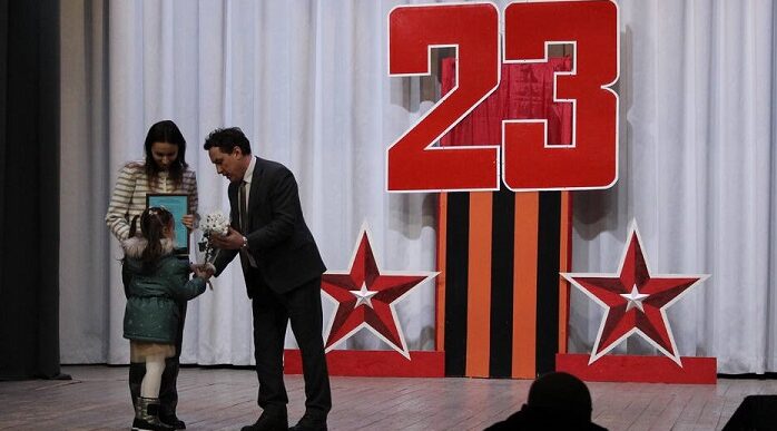 В Климовском районе Брянщины вручили сертификаты молодым семьям