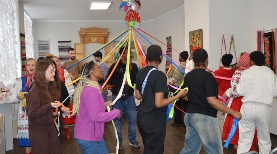 О традиции Брянской области говорили с иностранными студентами