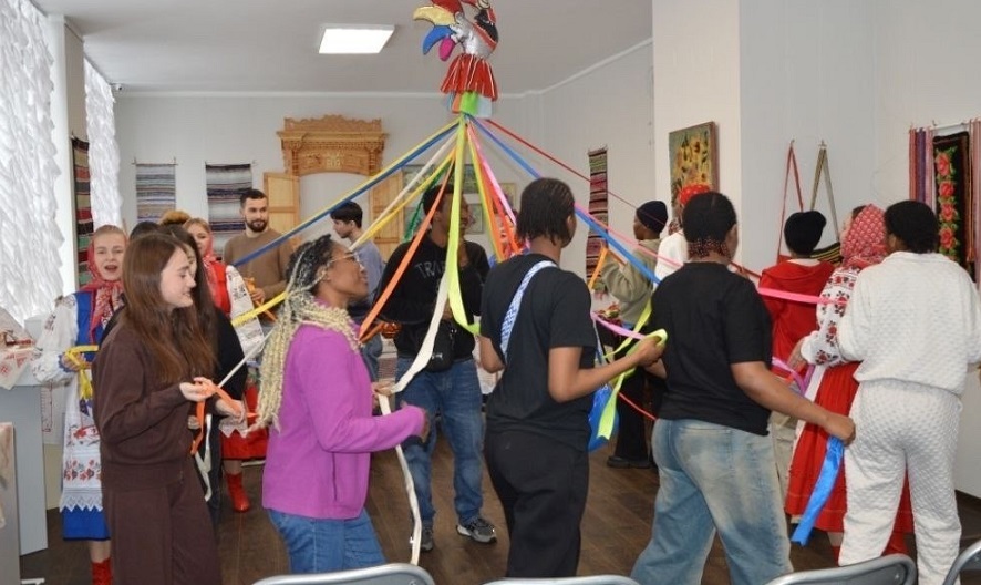 О традиции Брянской области говорили с иностранными студентами