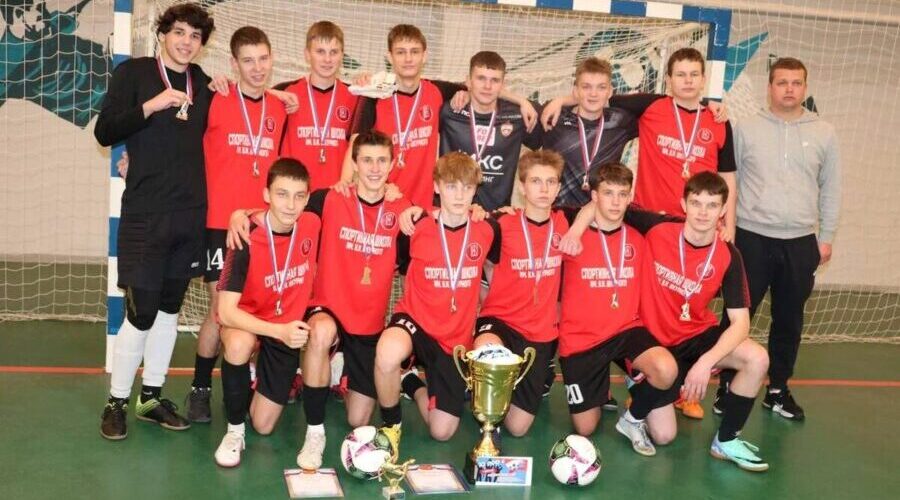 В брянском Стародубе состоялся открытый турнир по мини-футболу на Кубок губернатора