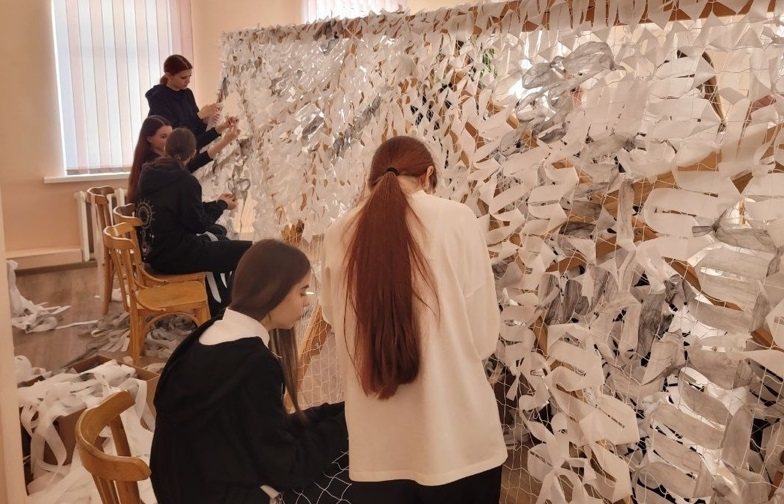 Злынковские школьники  помогают  участникам СВО