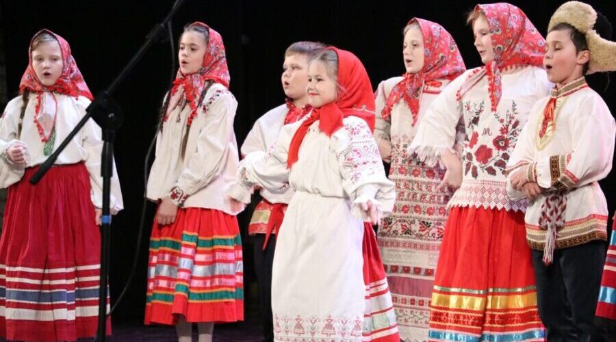 В Брянске завершился XI региональный фестиваль фольклорных коллективов «Широкая Масленица»