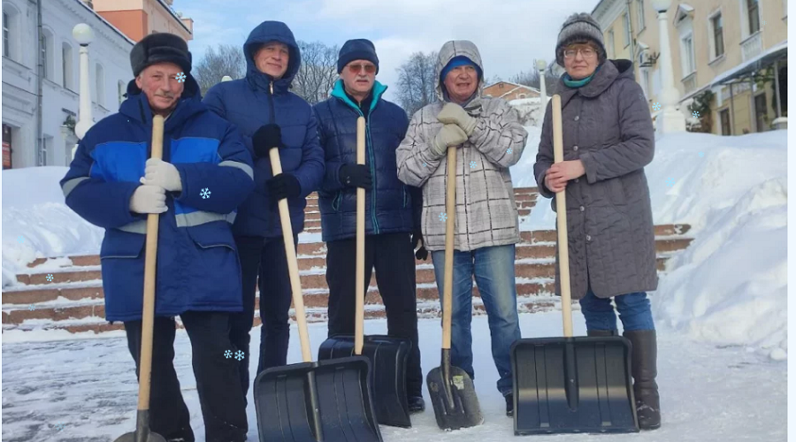 «Снежный десант»: уборка снега в Брянске