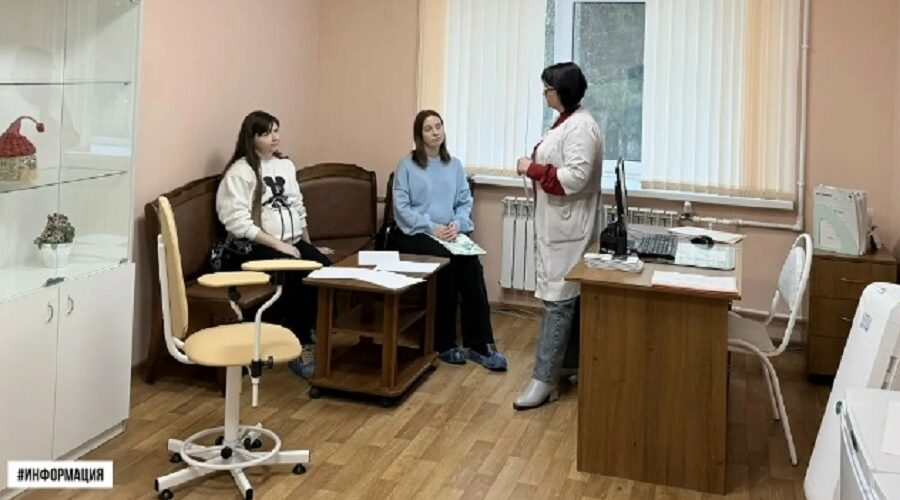 В Стародубском районе действует «Школа будущих родителей»