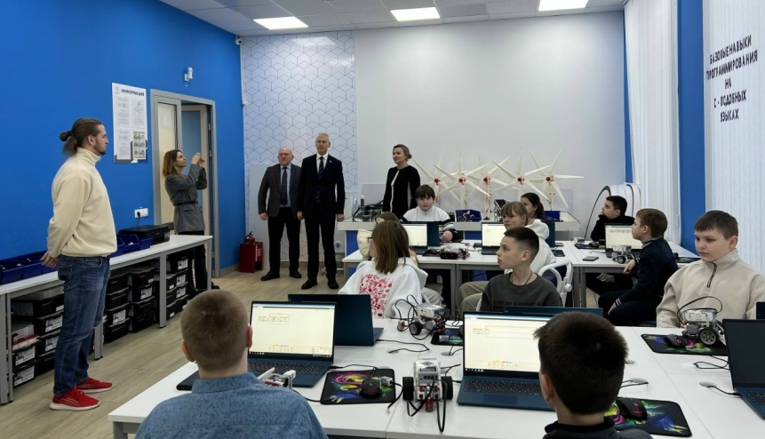 О. В. Матыцин посетил «АЙТИ-куб» брянского  Дятьково