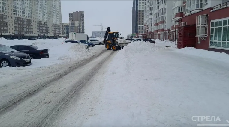 В Брянске продолжается вывоз снега