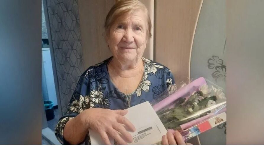 На Брянщине 90-летний юбилей отметила жительница Дятьковского района Нина Марьина