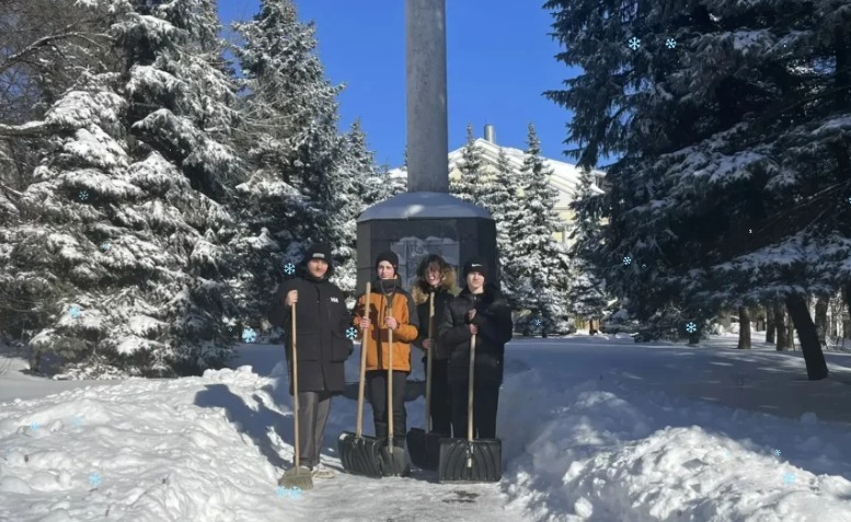 Брянские школьники взяли шефство над памятником