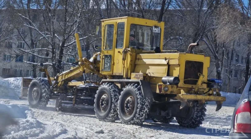 В Брянске продолжается уборка снега
