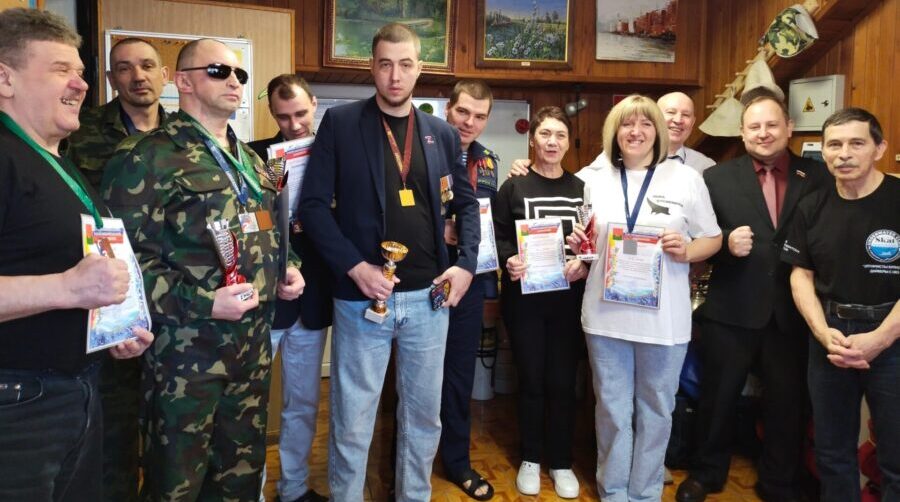 В Брянске состоялись уникальные соревнования по парадайвингу