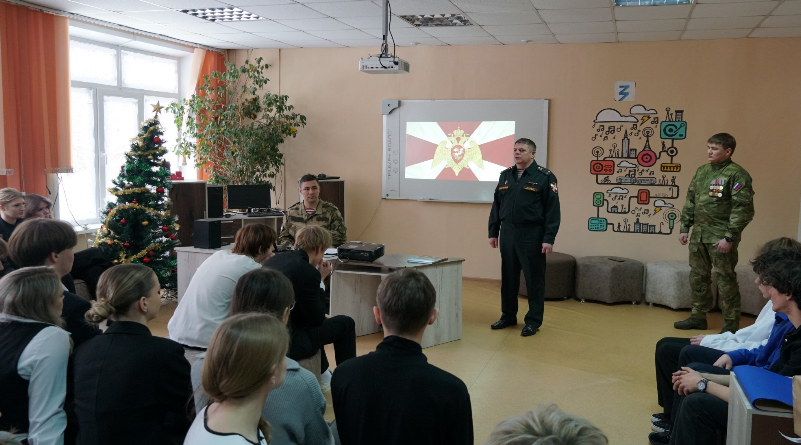 В рамках акции «Дни Росгвардии» офицеры ведомства встретились со школьниками